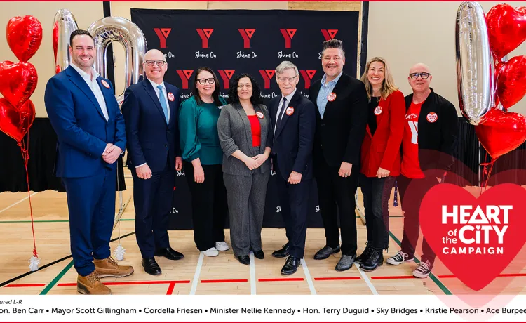 Group photo of dignitaries attending Heart of the City event